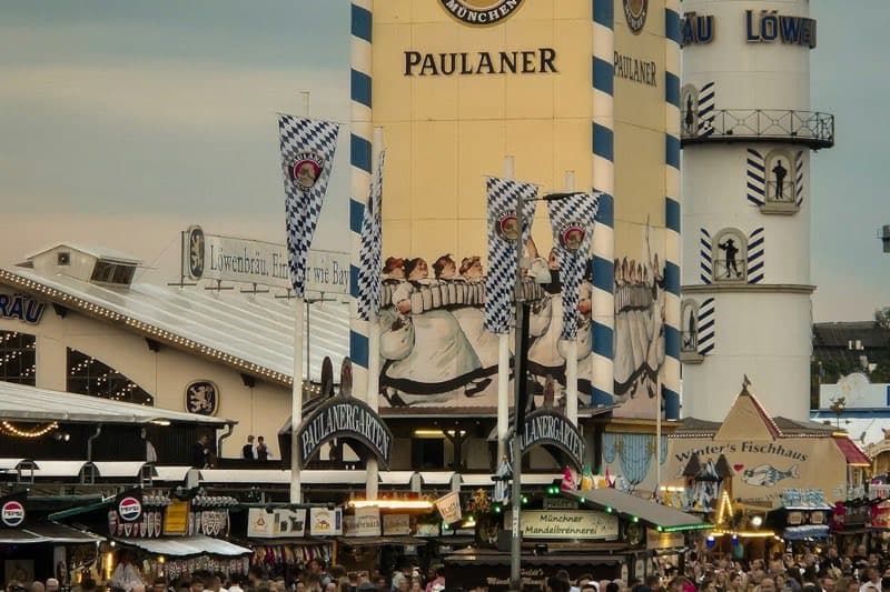 Oktoberfest Transfer München - Premium Taxi zur Theresienwiese